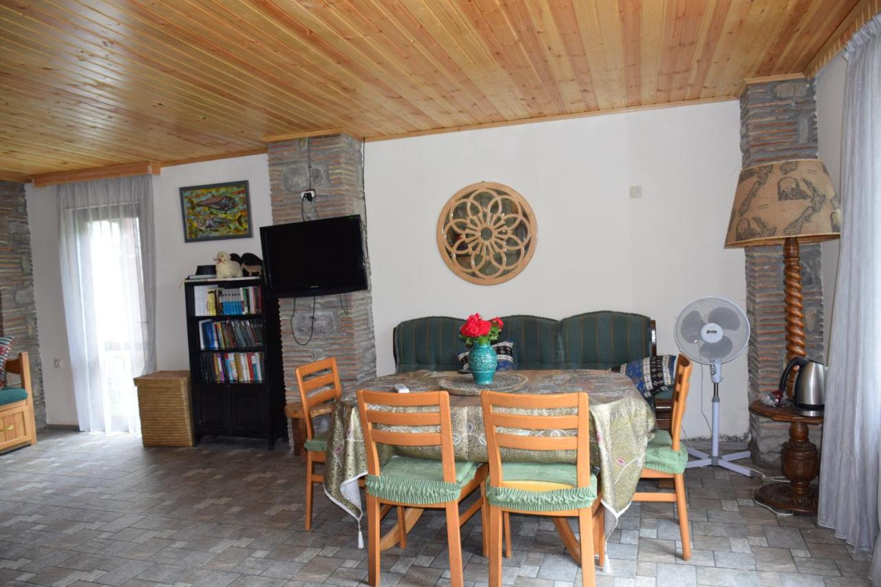 Guest House Ilto Akhmeta Εξωτερικό φωτογραφία
